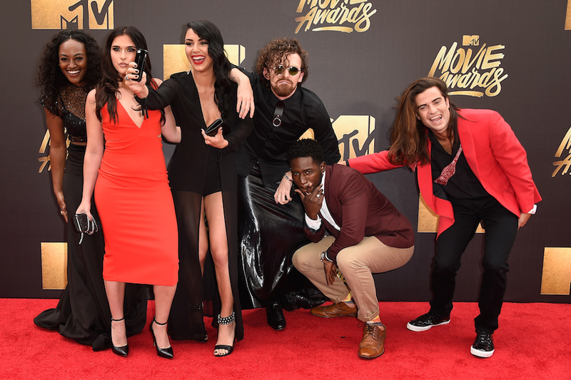 Illustration for article titled Here Are All the Whos and Ahhs On the 2016 MTV Movie Awards Red Carpet